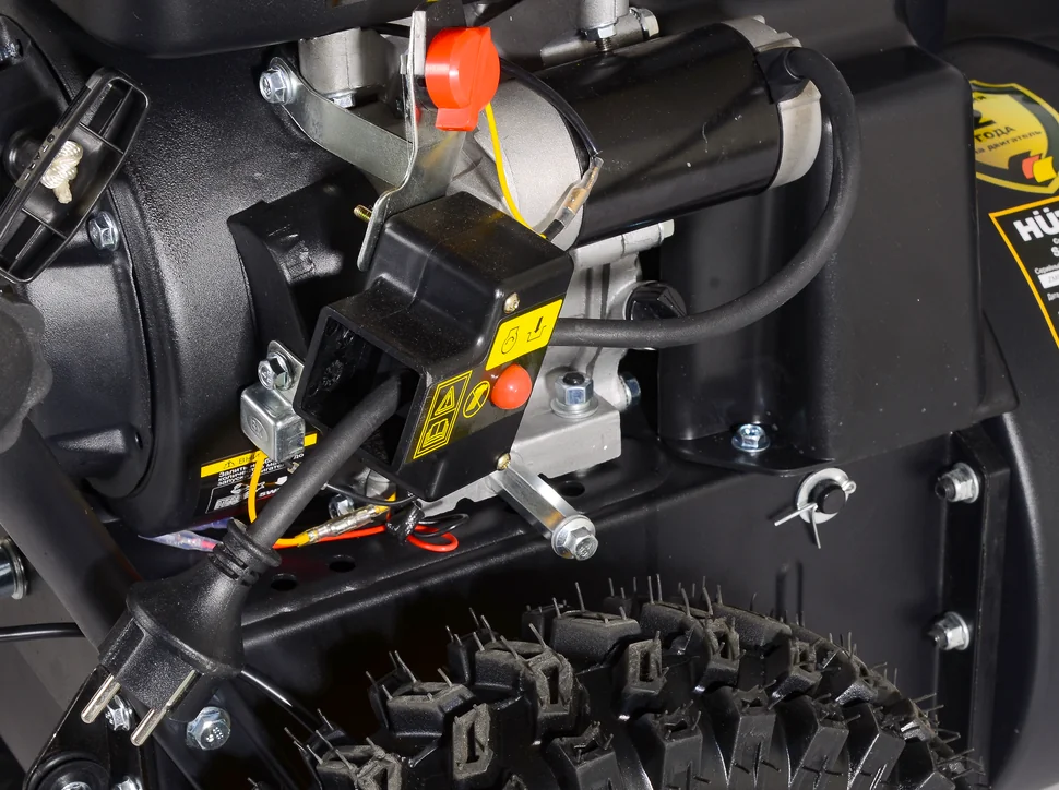 Бензиновый снегоуборщик HUTER SGC 4100L