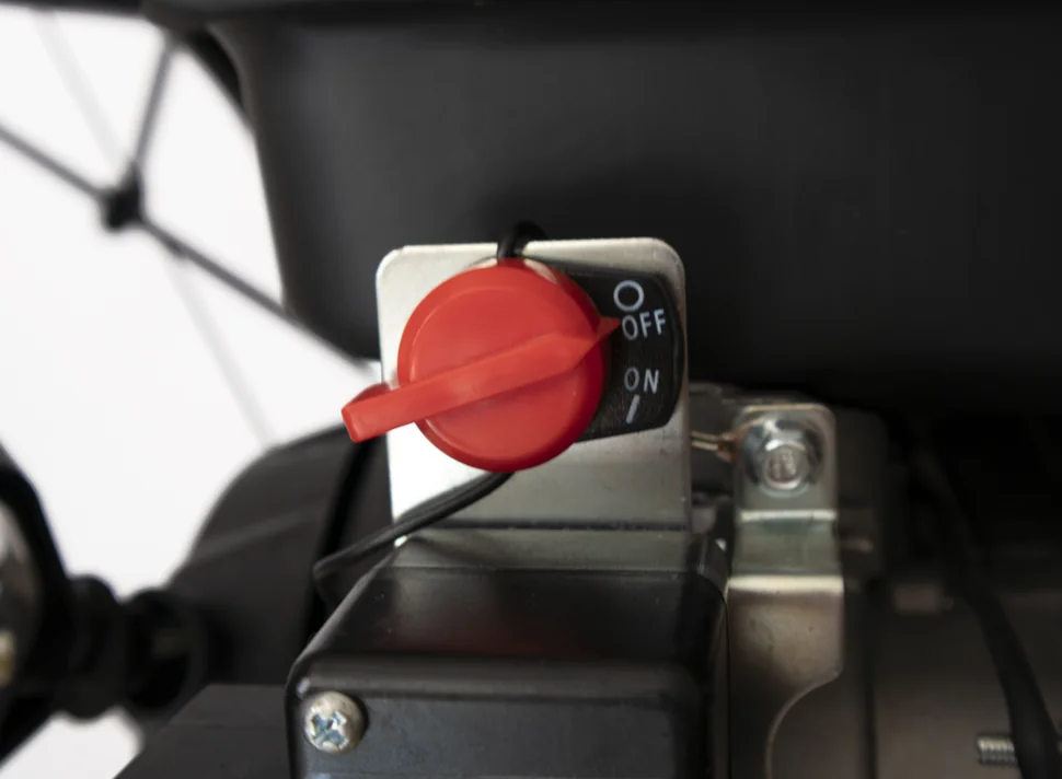 Бензиновый снегоуборщик HUTER SGC 8000