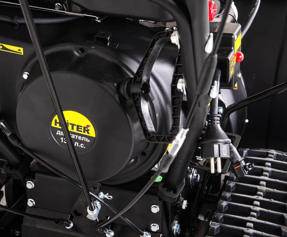 Бензиновый снегоуборщик HUTER SGC 8100C